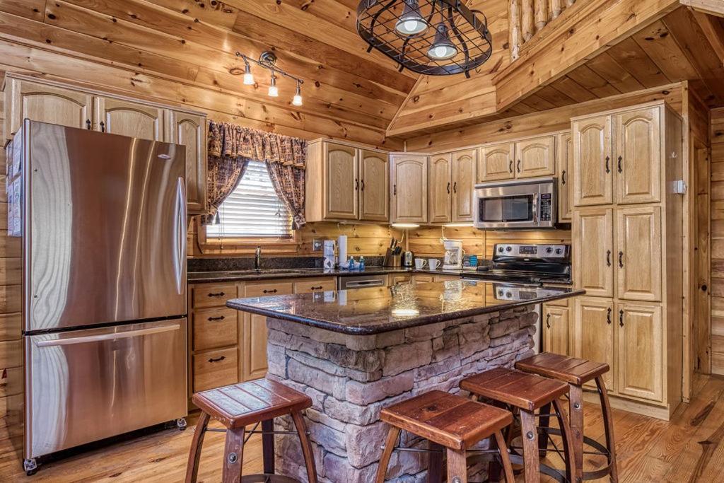 Wilderness Lodge, Hot Tub, Game Room, Pool Access, 1089 Free Tickets Each Paid Day, Dollywood And M Sevierville Exteriör bild